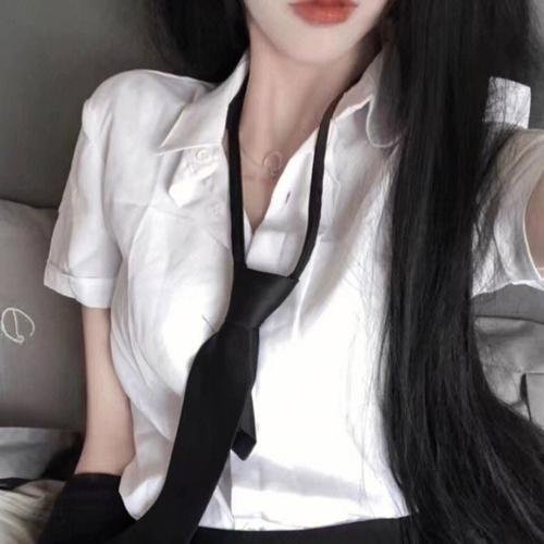 闪婚后我成了全家的心尖宠